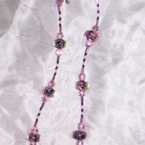 Another sample of a necklace; this time in a black & lilac colour-scheme.
